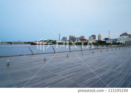 從大碼頭看見的Minato Mirai夜視圖 115295299