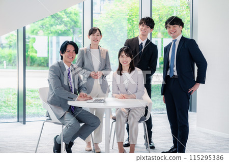 Business people working with a smile 115295386