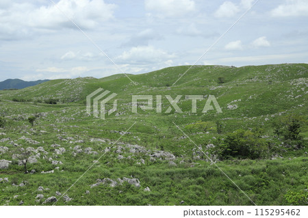 秋吉堂和秋吉台 115295462