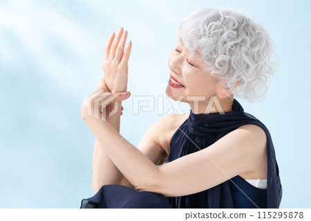 Beauty Senior Woman Sitting Beauty Senior Woman Sitting 115295878
