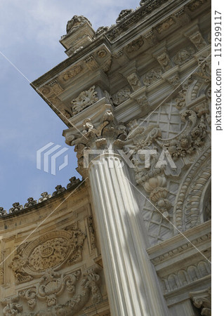 Exterior of gates to Dolmabahce Palace 115299117