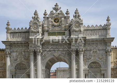 Exterior of gates to Dolmabahce Palace 115299119