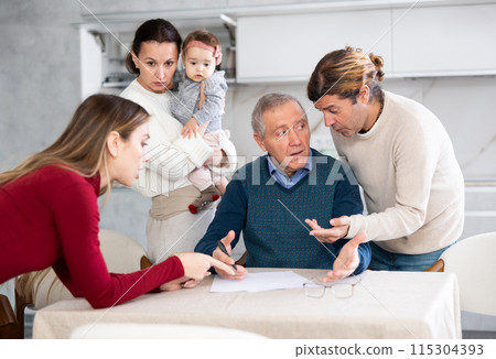 Family members discussing inheritance 115304393