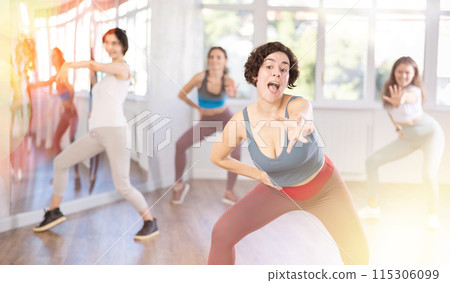 Group of women dancing dancehall in studio 115306099