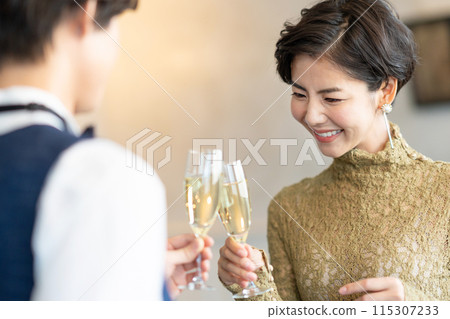 A toast toast 115307233