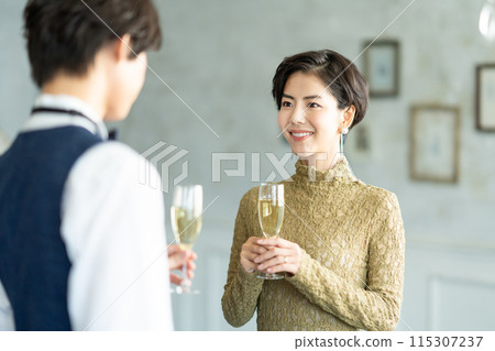 A toast toast 115307237