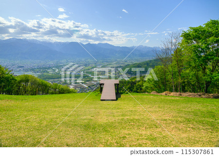 The new launch platform and a view of Azumidaira and the Northern Alps [from Mt. Nagamine, Azumino City] 115307861