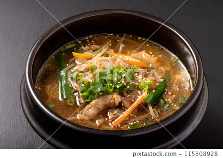 Calvi soup 115308928