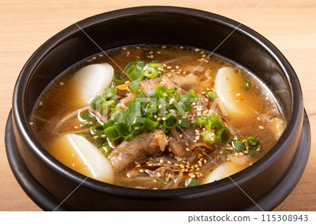 排骨湯佐年糕（韓國年糕）（排骨湯） 115308943