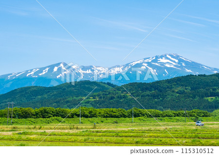 從坂田市眺望鳥海山 115310512