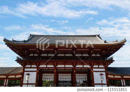 奈良世界遺產東大寺（大華嚴寺）的正門 115311851