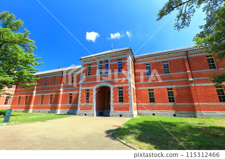 [Kumamoto Prefecture] Kumamoto University Fifth High School Memorial Hall on a clear day 115312466