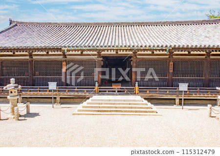 奈良的晴天，世界遺產、國寶法隆寺東院伽藍的畫堂和舍利殿 115312479