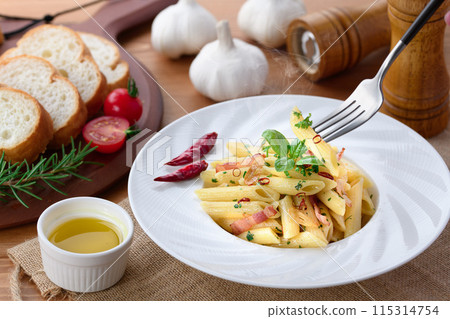 通心粉peperoncino 義大利麵 通心粉peperoncino 義大利麵 115314754