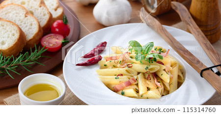 Penne Peperoncino Spaghetti 115314760