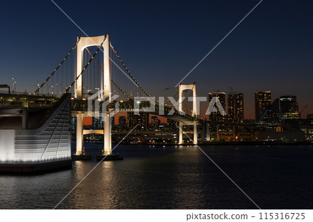 Tokyo night view Rainbow Bridge 115316725