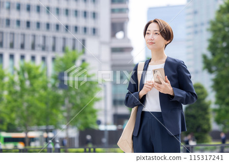 Portrait of a woman with a business smartphone 115317241