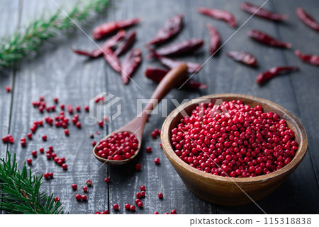 粉紅辣椒和紅辣椒 粉紅辣椒和紅辣椒 115318838