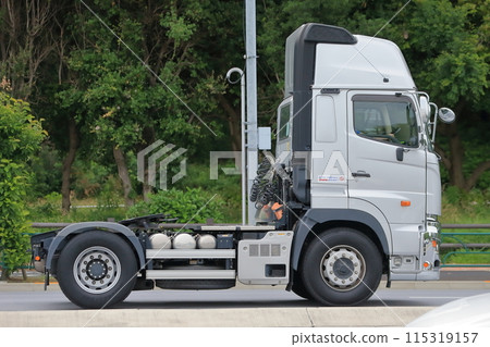 Tractor head image 115319157