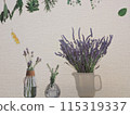 薰衣草插在花瓶裡 115319337