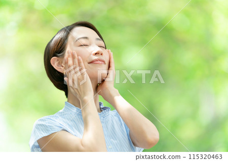 中年女子美綠 115320463