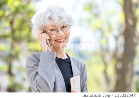 高級女性商務電話 115322547