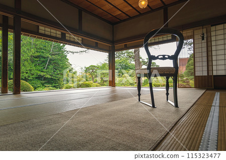 從山形鶴舞園青園閣眺望庭園 從山形鶴舞園青園閣眺望庭園 115323477