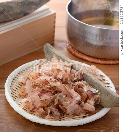 鰹魚（鰹魚、國產鰹魚）和鰹魚刮鬍機 115323724