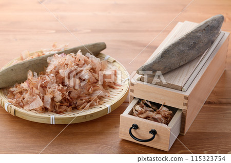 鰹魚（鰹魚、國產鰹魚）和鰹魚刮鬍機 115323754