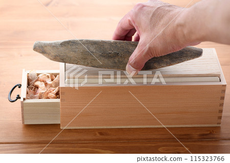 鰹魚（鰹魚、國產鰹魚）和鰹魚刮鬍機 115323766