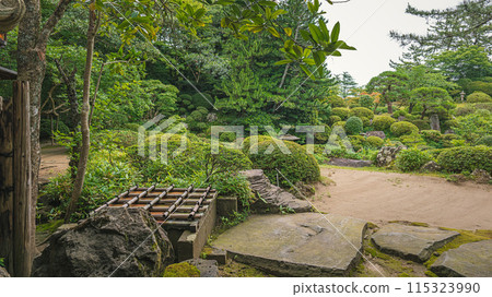 從山形鶴舞園青園閣眺望庭園 115323990