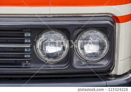 舊車的車燈 115324228