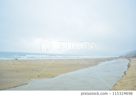 雨後的糸島沙灘 115324696