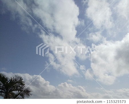 Clear sky with lots of clouds 115325573