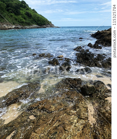 sea waves on the rocks 115325784