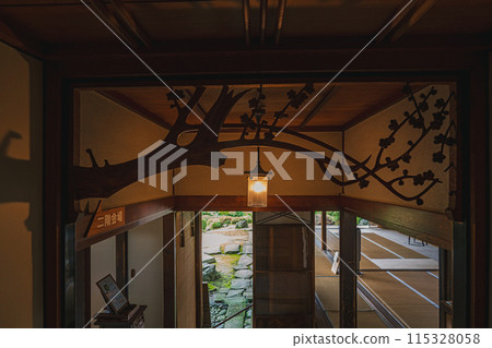 青園閣的復古燈光 115328058