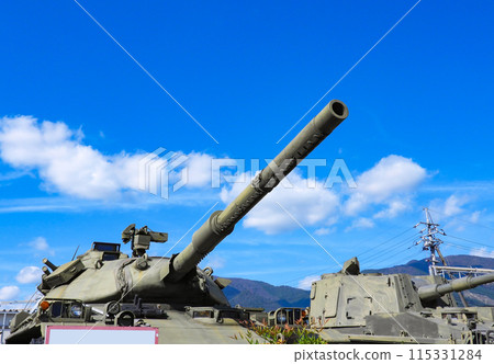 展出的日本陸上自衛隊74式戰車使用後的砲塔已退役。 115331284