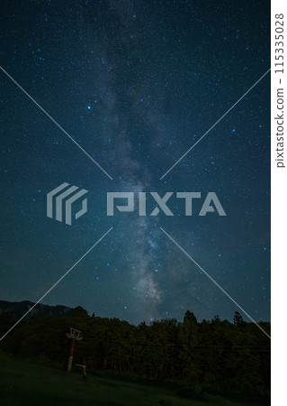 Beautiful Milky Way floating over Mount Daisen in Tottori, Japan 115335028