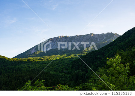Beautiful scenery of Daisen in Tottori prefecture, Japan Beautiful scenery of Daisen in Tottori prefecture, Japan 115335153