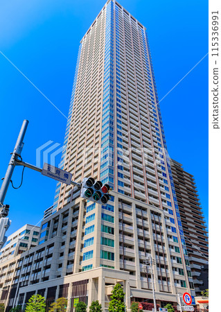 東京都中央區月島站前的城市景觀 115336991