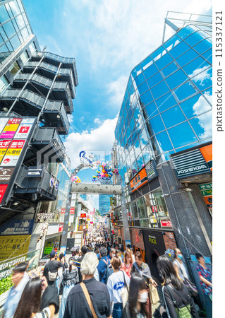 遊客如織的「東京」竹下通 115337121