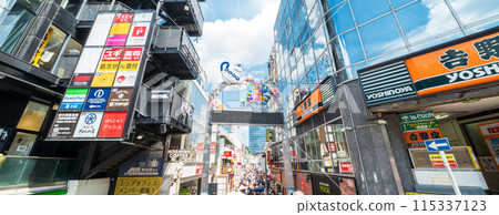 遊客如織的「東京」竹下通 115337123