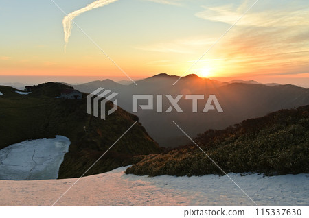 日本百座名山的日出“劍山”和取自“三峰”的弟弟“次郎子” 115337630