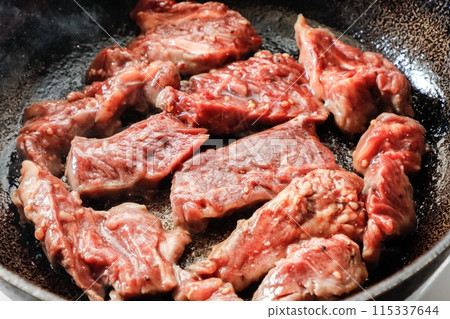 Grilled beef hanging meat 115337644