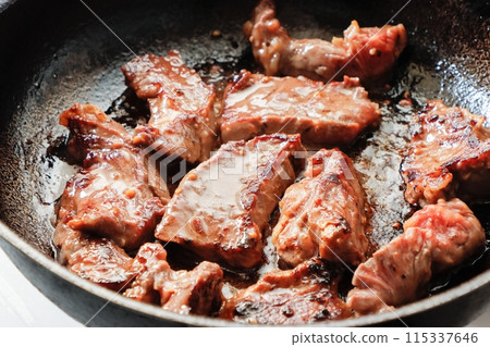 烤牛肉 sagari 肉 115337646