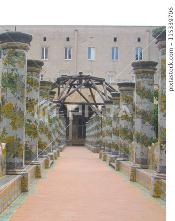 Chiostro di Clarisse,那不勒斯歷史中心的聖基亞拉教堂 Chiostro di Clarisse,那不勒斯歷史中心的聖基亞拉教堂 115339706