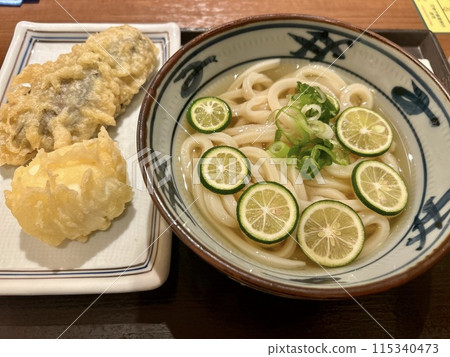 Sudachi udon and tempura 115340473