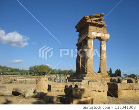 西西里島阿格里真托考古區，古希臘神殿建築群，迪奧斯庫裡神殿 115341308