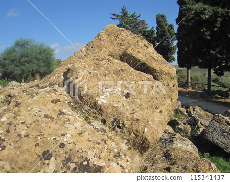 Ancient Greek temples, archaeological area of Agrigento, Sicily 115341437