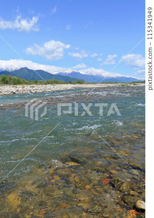 五月的安曇野:高瀨川與北阿爾卑斯山 五月的安曇野:高瀨川與北阿爾卑斯山 115341949